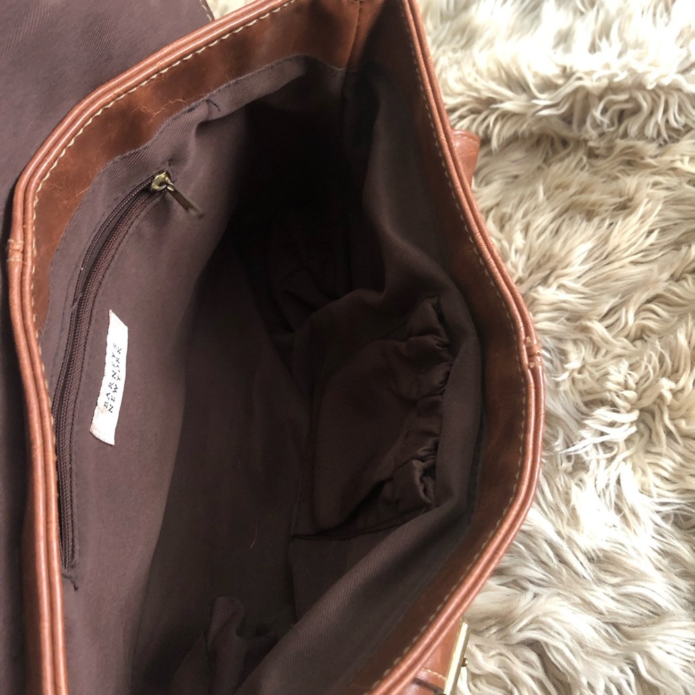💕HOST PICK💕Barney’s New York leather bag - Picture 4 of 8
